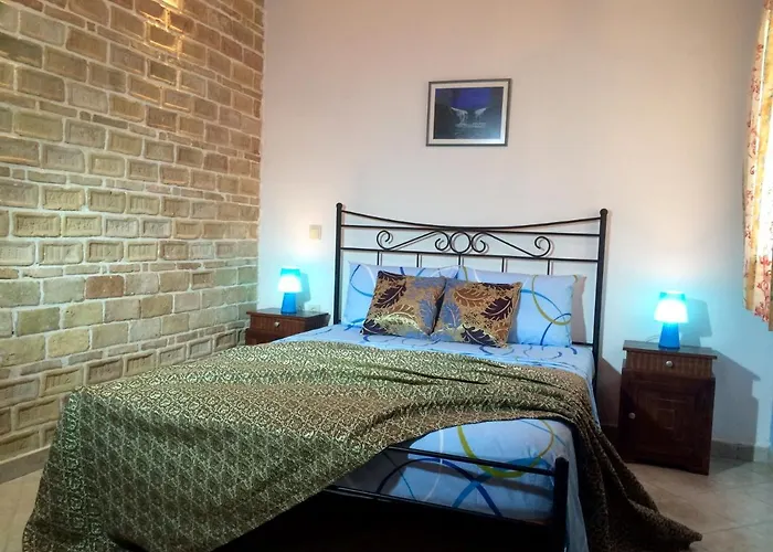 Ermones Sapphire * Vátos