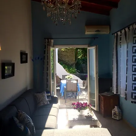 Villa Ermones Sapphire Vátos